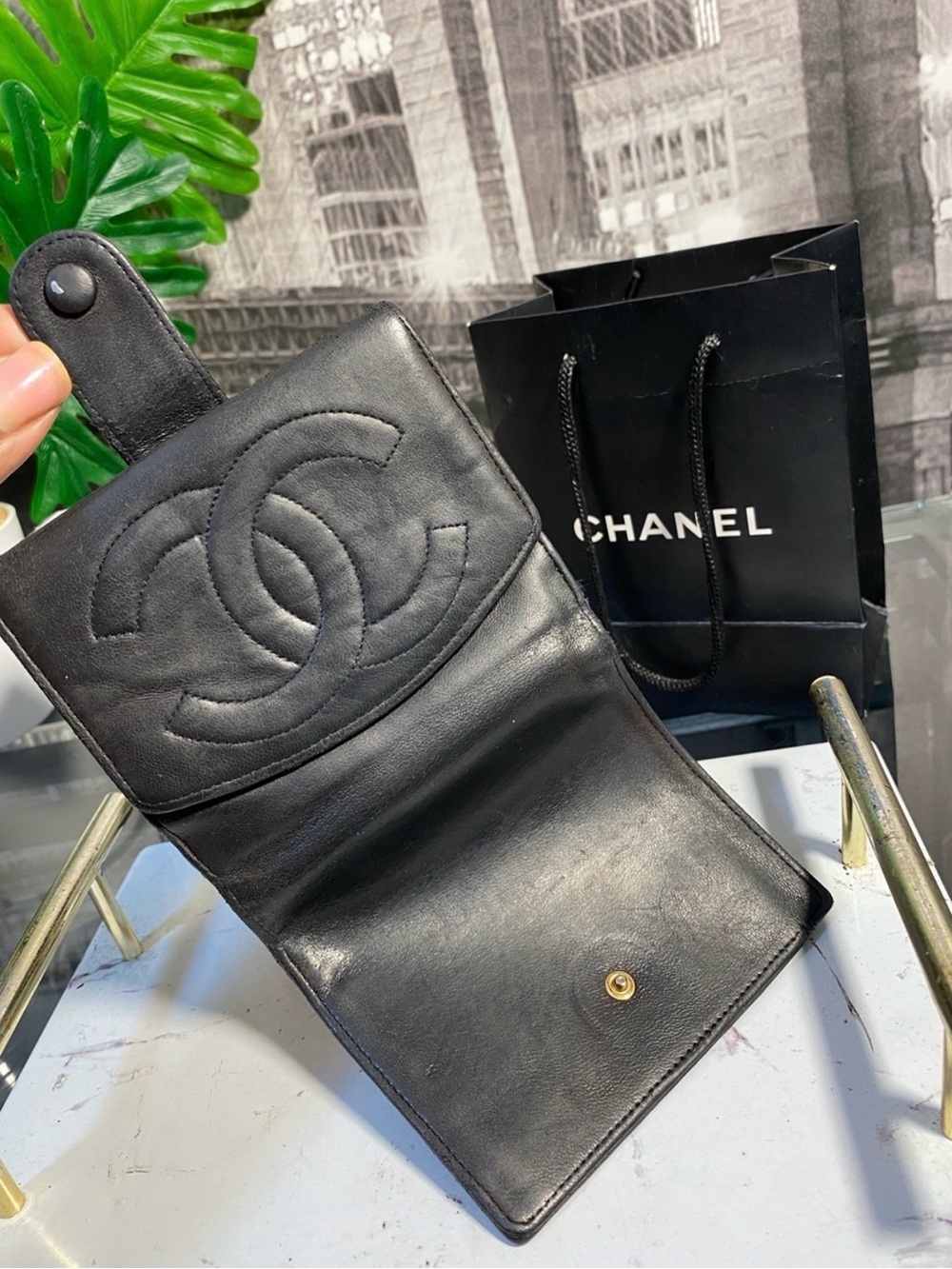 Authentic CHANEL Timeless CC Logo Leather Wallet - Picture 13 of 15